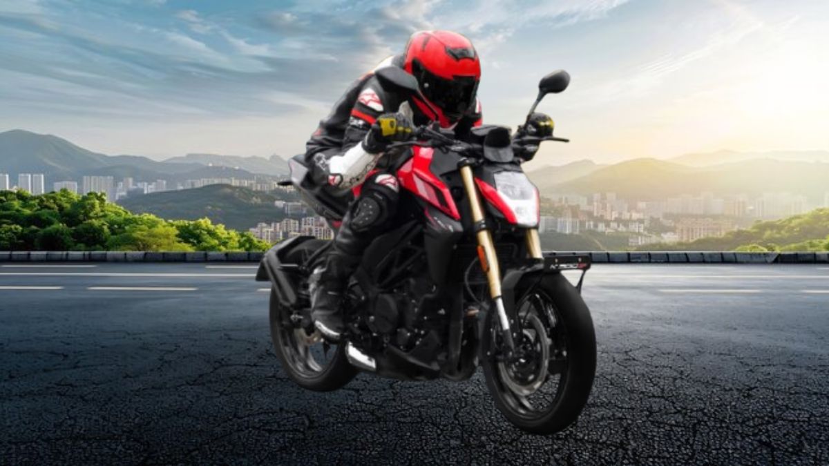 Keeway K300 SF, K300 SF launch price, street fighter bike, Apache vs Keeway, Keeway bike review, Keeway K300 SF features, Keeway K300 SF engine, new bike 2025, कीवे K300 SF,