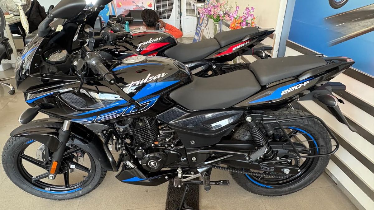 Bajaj Pulsar 220F, Bajaj Pulsar 220F Features, Bajaj Pulsar 220F Price, Bajaj Pulsar 220F Engine, Bajaj Pulsar 220F Mileage, New Pulsar 220F, Automobile News in Hindi,